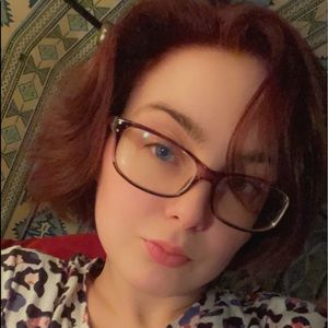 Meet your Posher, Crystal